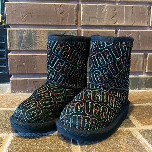 UGG Kids' Classic II Graphic Stitch Short Boot